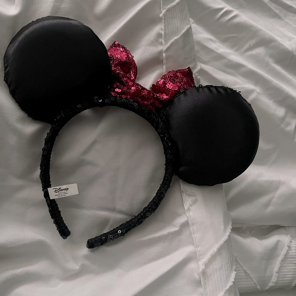 Minnie Ears - Picture 2 of 3